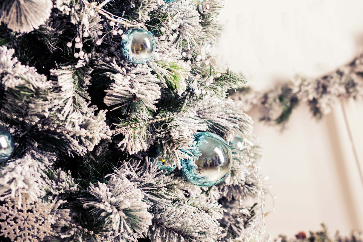 Schneebedeckter künstlicher Weihnachtsbaum 180 cm dicht