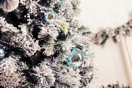 Schneebedeckter künstlicher Weihnachtsbaum 180 cm dicht