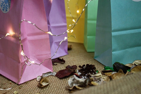 Pastellfarbene Papiertüten mit Aufklebern - 5er-Set umweltfreundlich