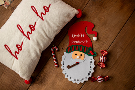 Adventskalender, bezaubernde Weihnachtsuhr mit Weihnachtsmann