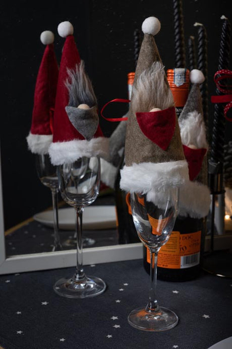 Besteck-Flaschenhülle mit Weihnachtsmützen 3-tlg.