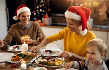 Rote Weihnachtsmannmütze mit weißem Bommel