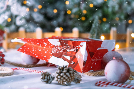 Weihnachtspapiertüte 180x80x220mm Roter Weihnachtself