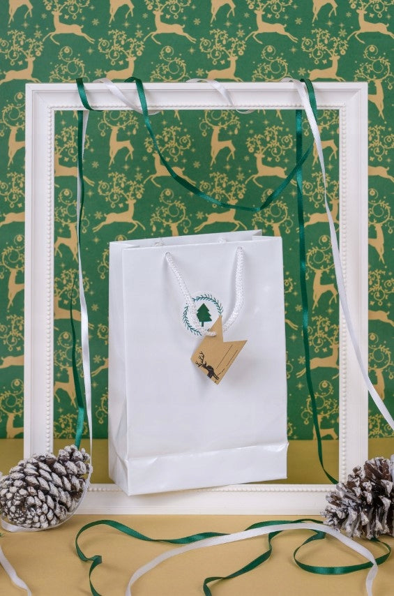 Set Weihnachts-Papiertüten mit Aufklebern und Tischkarten, Größenmix, Grün, 8-tlg.