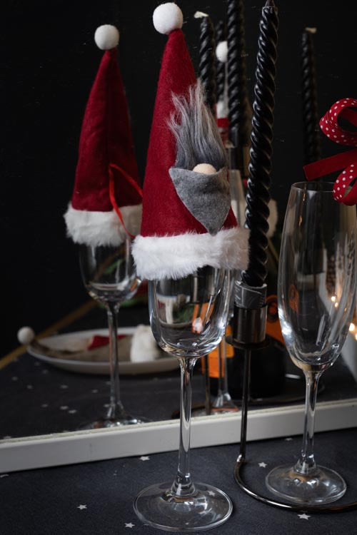 Besteck-Flaschenhülle mit Weihnachtsmützen 3-tlg.