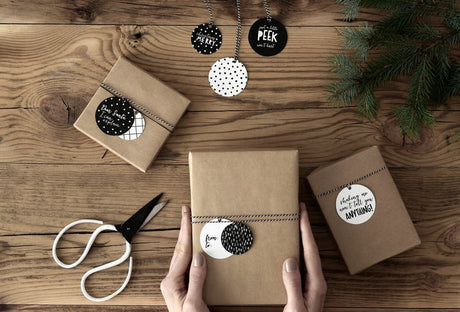 Schwarz-weiße Tischkarten für Geschenke, 12er-Set.