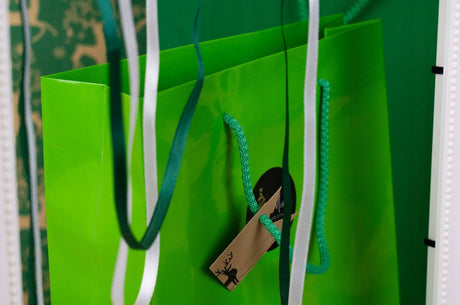 Set Weihnachts-Papiertüten mit Aufklebern und Tischkarten, Größenmix, Grün, 8-tlg.