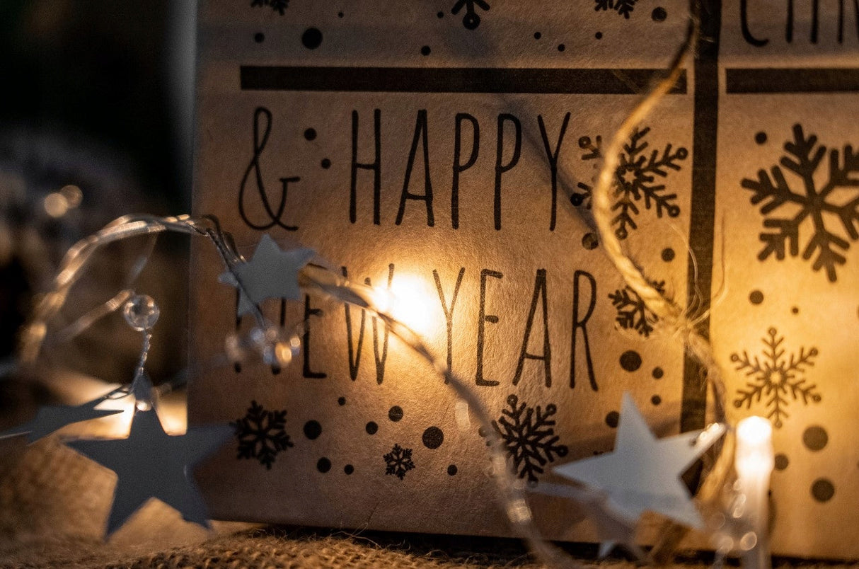 Set Weihnachtsgeschenktüten – verschiedene Größen und Zubehör 8-tlg.