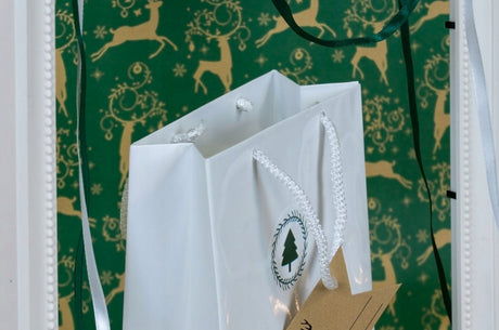 Set Weihnachts-Papiertüten mit Aufklebern und Tischkarten, Größenmix, Grün, 8-tlg.