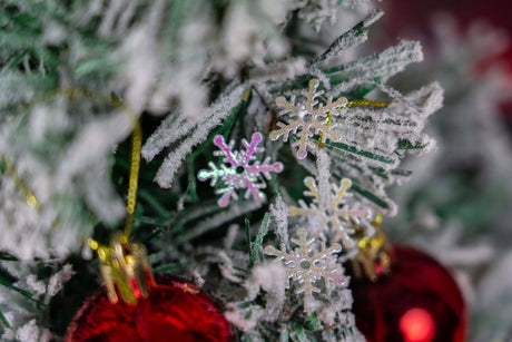 Dekoratives Schneeflockenkonfetti