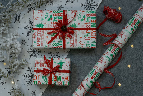 Weihnachtsgeschenkpapier weiß 70cm×5m "Frohe Weihnachten" Muster