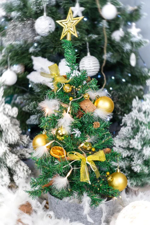 Künstlicher Weihnachtsbaum aus Kiefernholz + Dekorationen