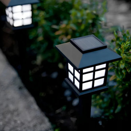 Solarbetriebene LED-Gartenlampen in Hausform, 6 Stück