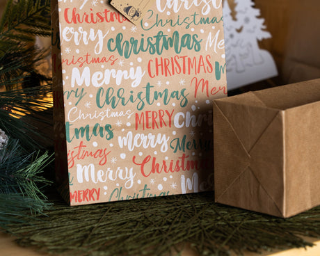 Set Weihnachtspapiertüten mit Aufklebern und Tischkarten, gemischte Größen