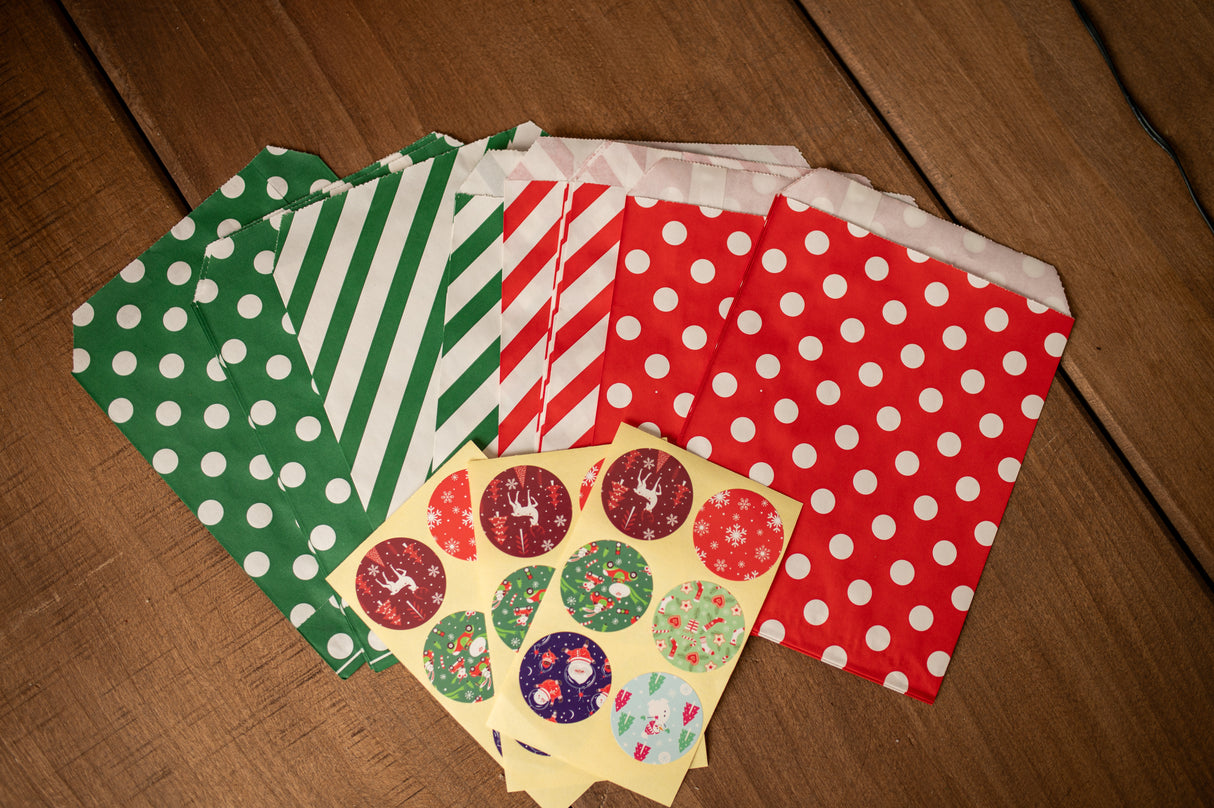 Papiertüten mit Aufklebern 24 Stück