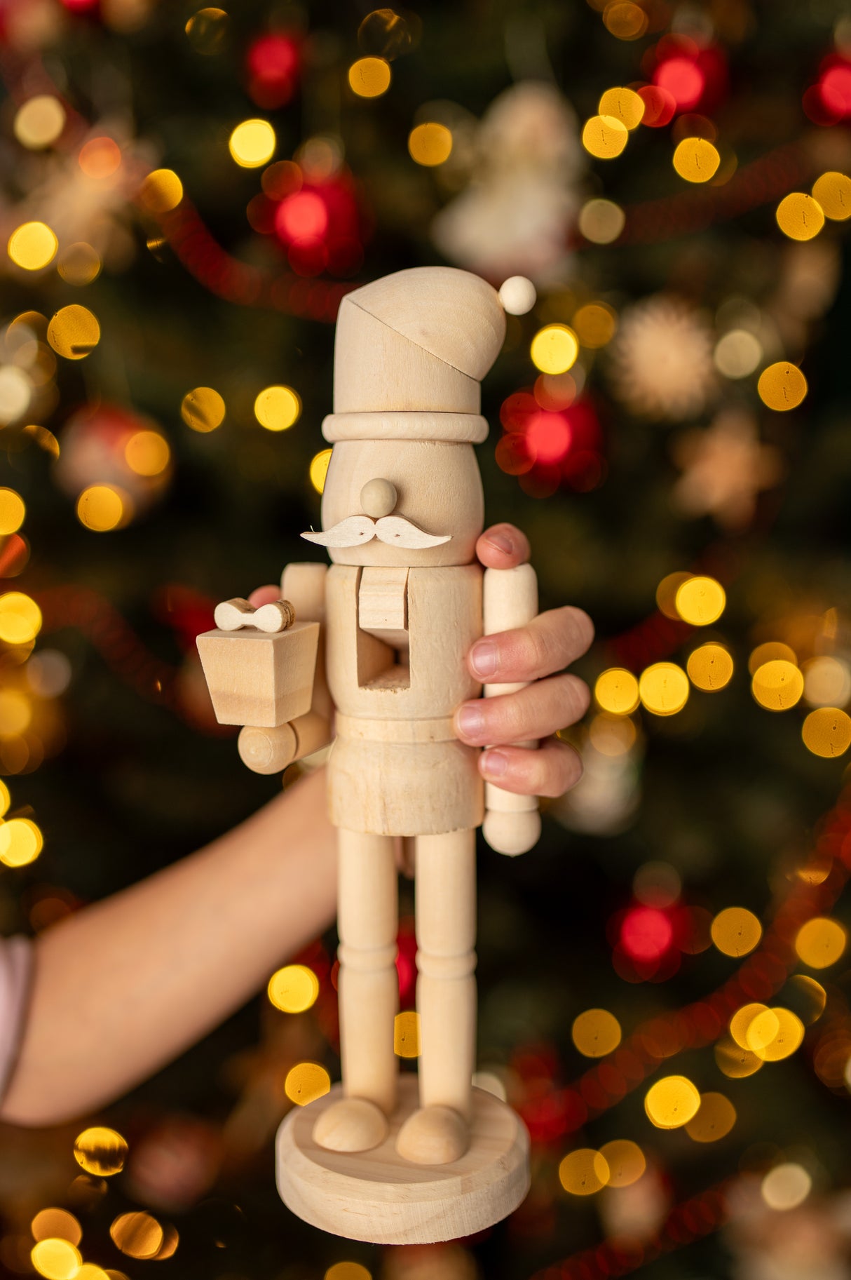 Dekorativer Nussknacker aus Holz, 2 Stück