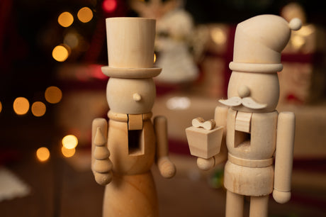 Dekorativer Nussknacker aus Holz, 2 Stück