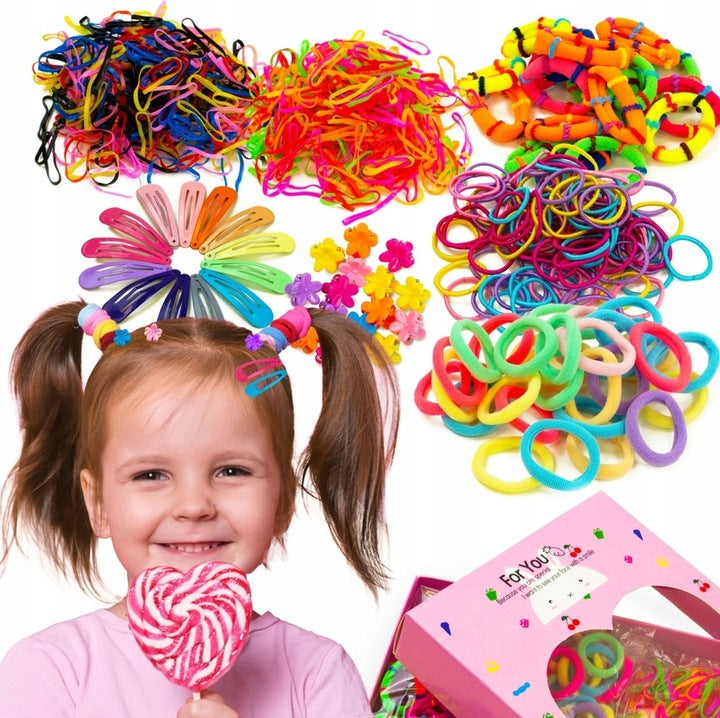 Ein großes Set an Haaraccessoires für Mädchen