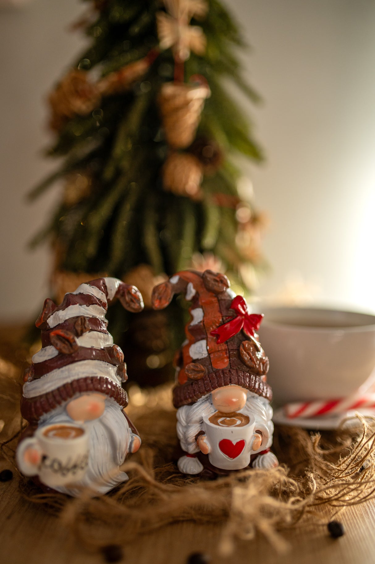 Gartenzwerg mit Kaffeefiguren