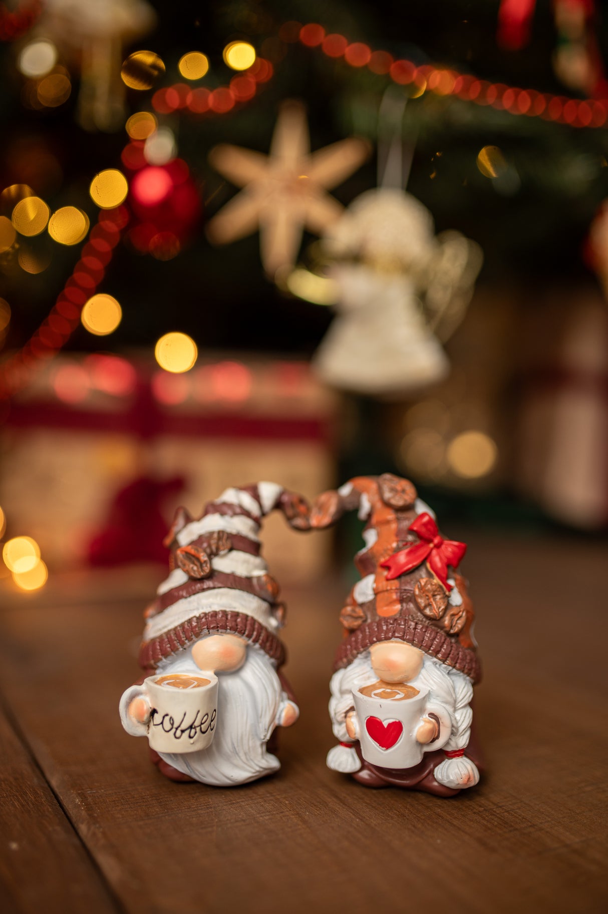 Gartenzwerg mit Kaffeefiguren