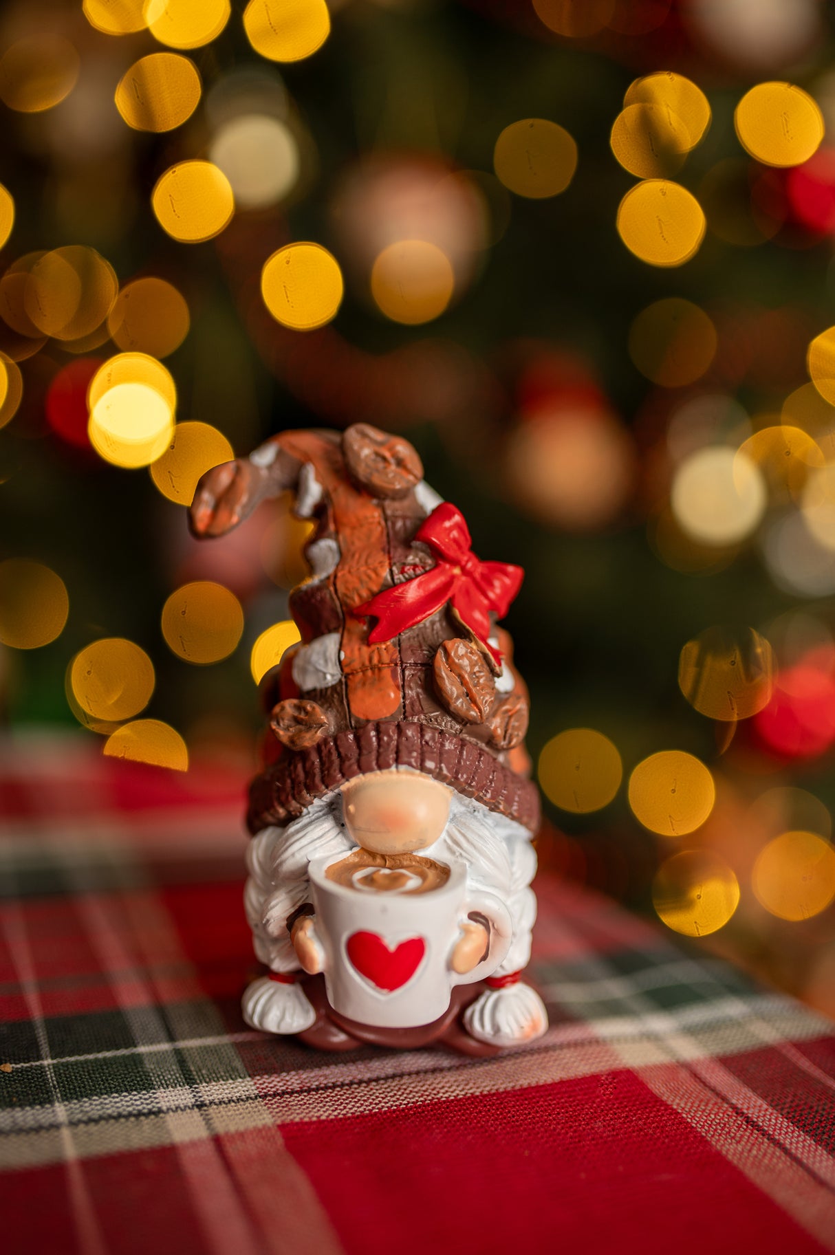 Gartenzwerg mit Kaffeefiguren