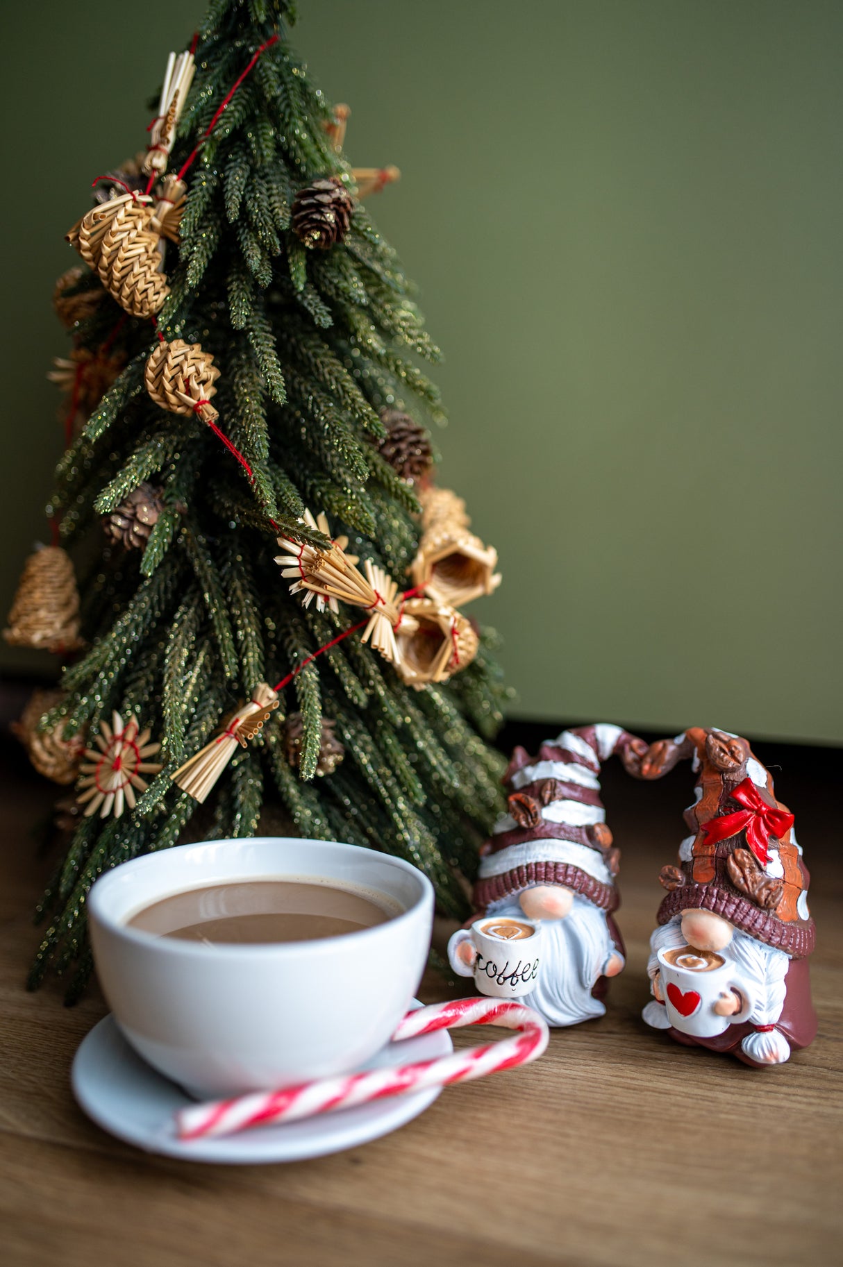 Gartenzwerg mit Kaffeefiguren