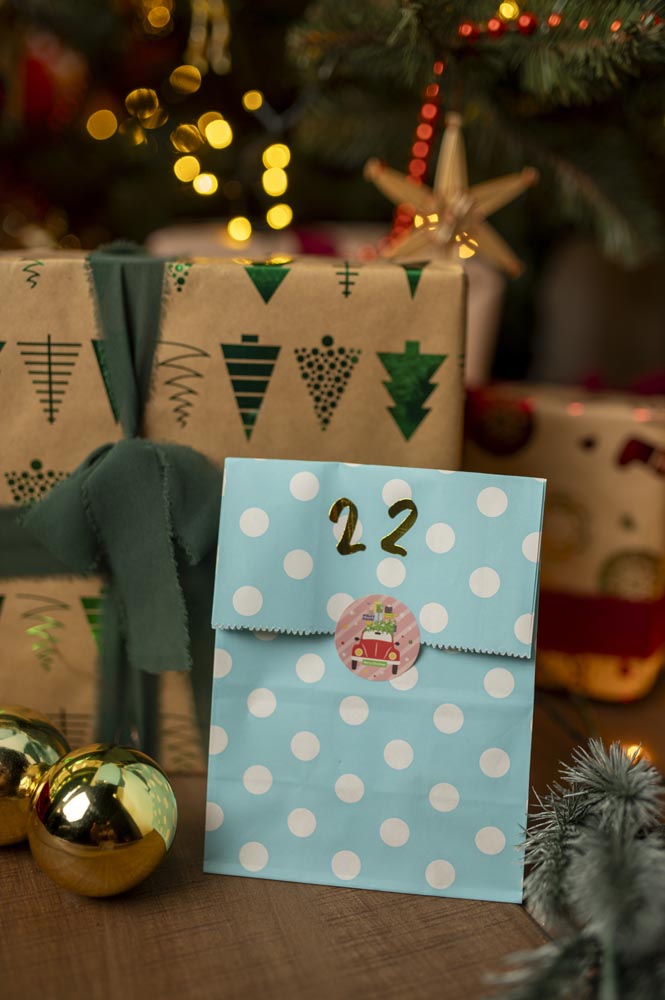 Adventskalender Blaue Tüten 24St.
