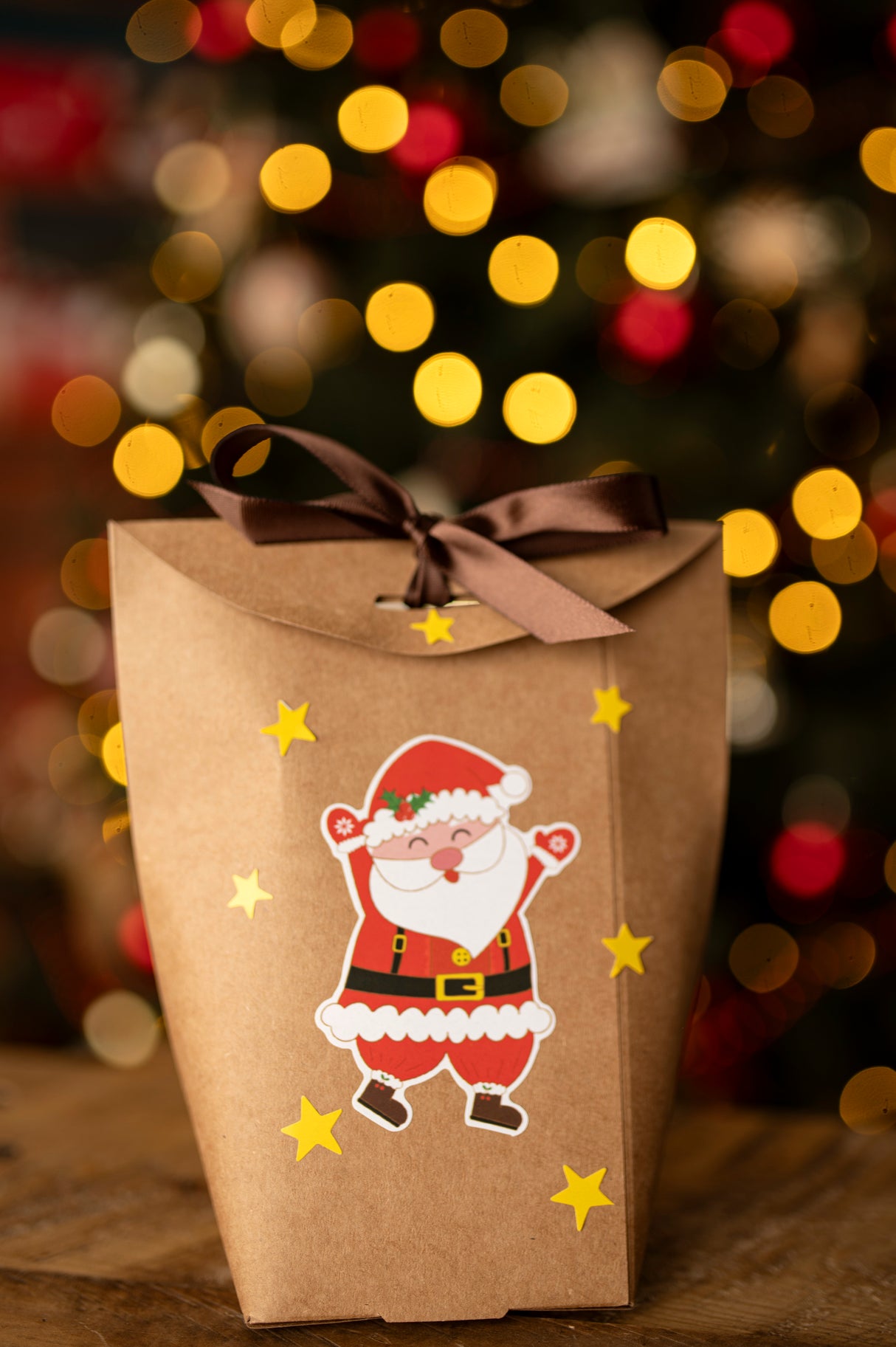 Adventskalender in Schachtel mit Weihnachtsaufklebern