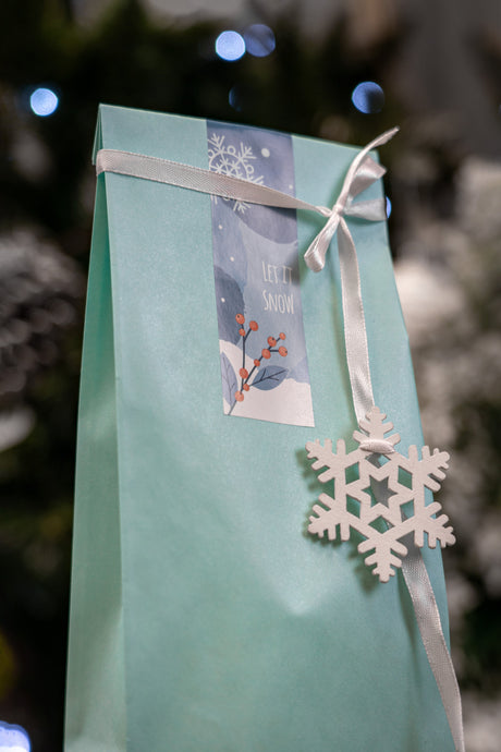 Große Weihnachtsaufkleber für Geschenke BLATT MIX