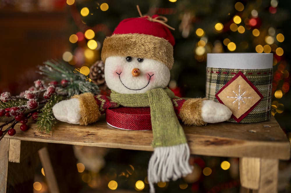 Weihnachtsverpackung Schneemann Maskottchen