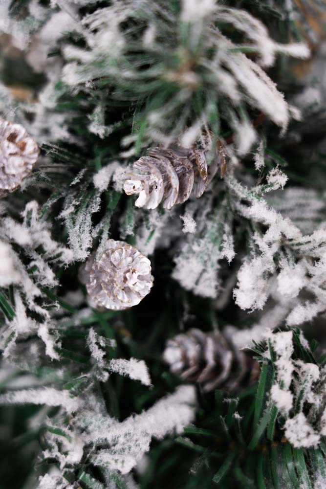 Dekorative gefrostete Zapfen Weihnachtsdeko 8 St.