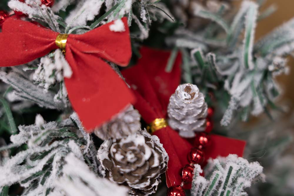 Dekorative gefrostete Zapfen Weihnachtsdeko 8 St.
