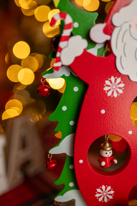 Weihnachtsmannfigur aus Holz