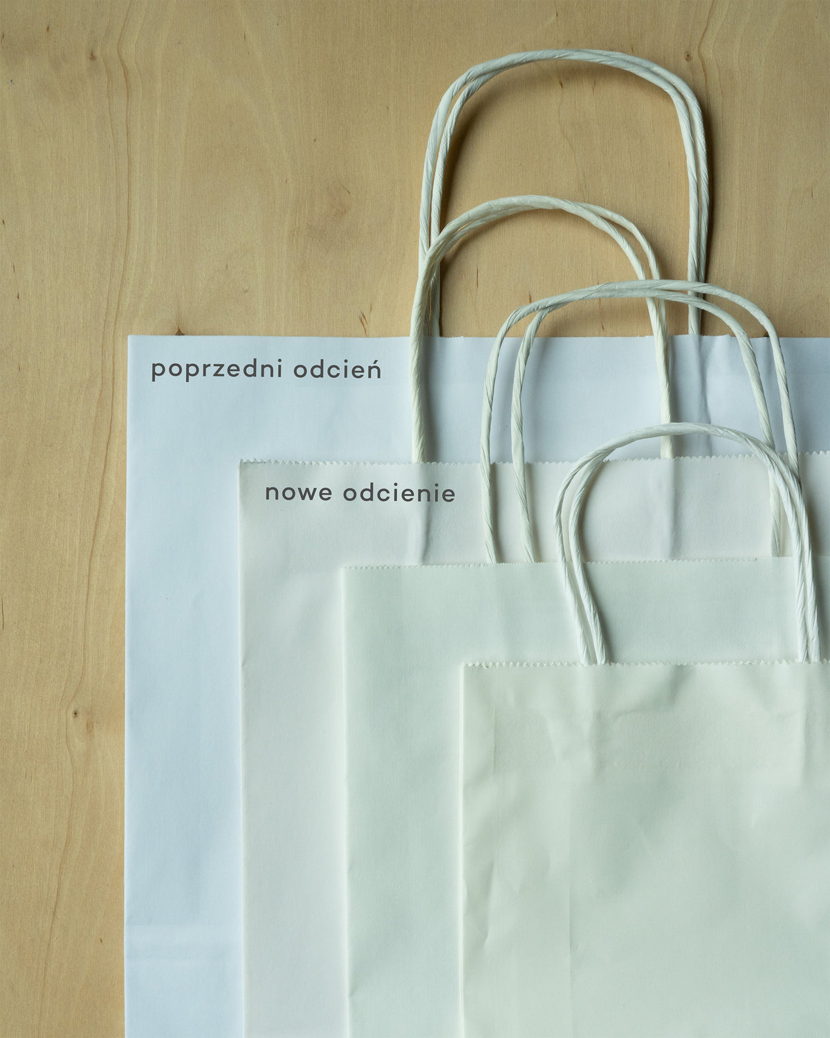 Papiertas met gedraaid handvat 400x180x390mm wit