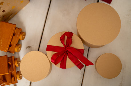 Set mit 4 Kraftpapier-Geschenkboxen