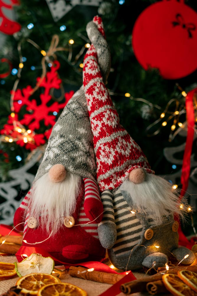 Weihnachtlicher stehender Kobold in Streifen, 42 cm