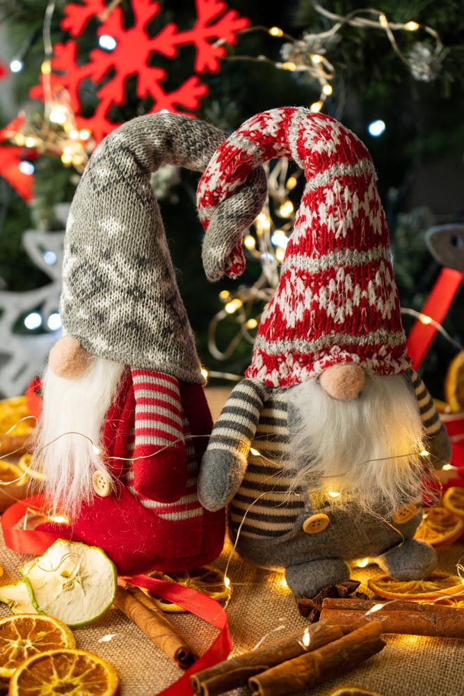 Weihnachtlicher stehender Kobold in Streifen, 42 cm