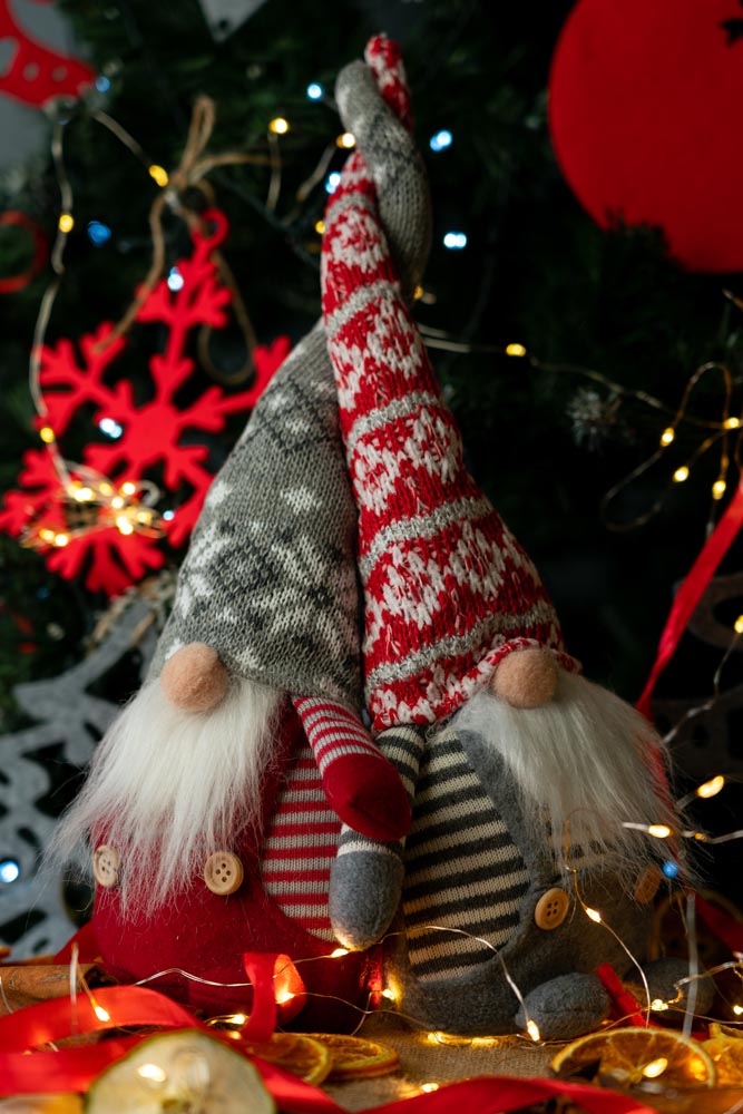 Weihnachtlicher stehender Kobold in Streifen, 42 cm