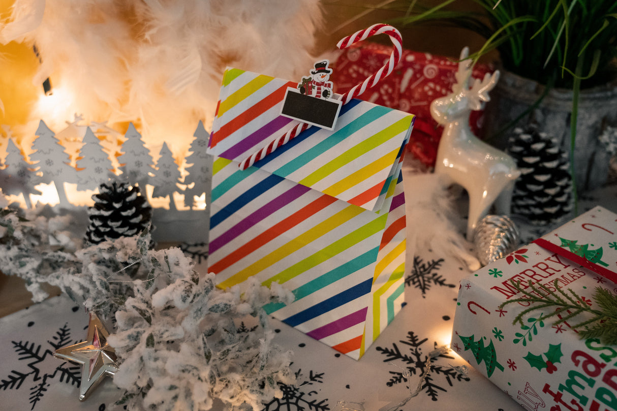 Weihnachtspapiertüte 16x8x27cm REGENBOGENSTREIFEN 5St