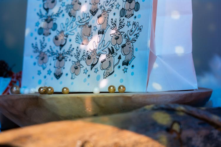 Weihnachtspapiertüte 240x100x320mm Rentier