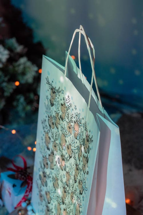 Weihnachtspapiertüte 240x100x320mm Rentier