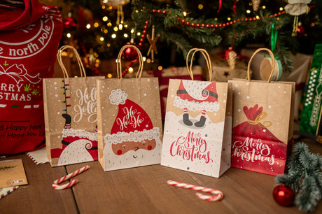 Weihnachts-Papiertragetasche 26+12x33 cm, Nikolaus, 4 Stück