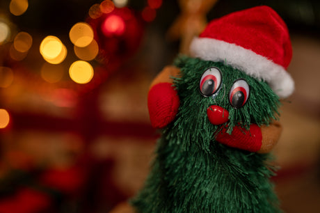 Tanzender, singender Weihnachtsbaum