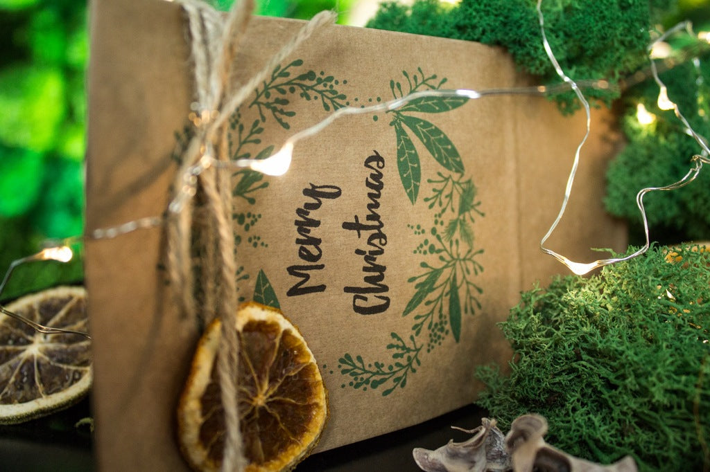 Weihnachtspapiertüten 80x65x190mm Frohe Weihnachten Kranz 10St.