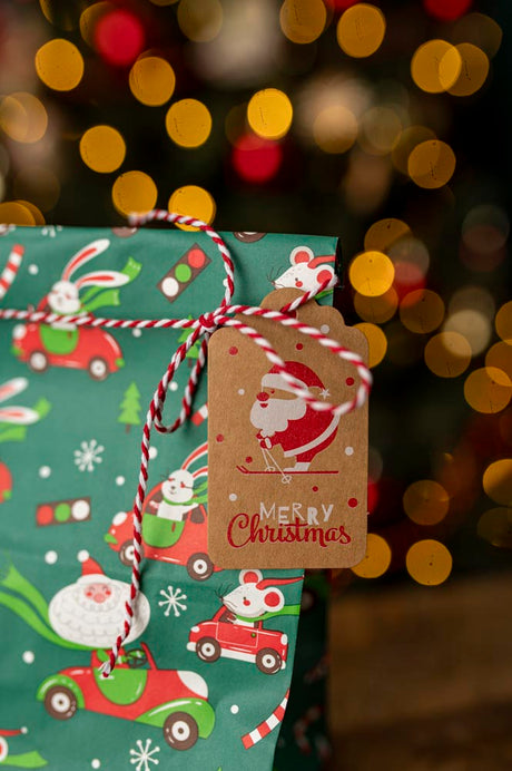 50 braune und rote Geschenkanhänger