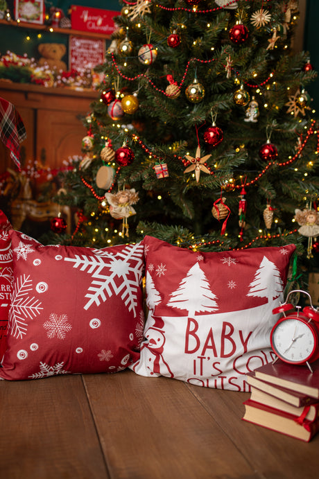 Set mit weihnachtlichen Dekokissenbezügen 44×44cm