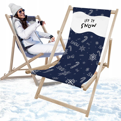 Liegestuhl aus Holz mit LET IT SNOW-Aufdruck