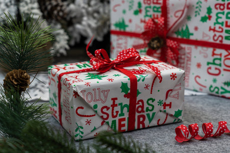 Weihnachtsgeschenkpapier weiß 70cm×5m "Frohe Weihnachten" Muster