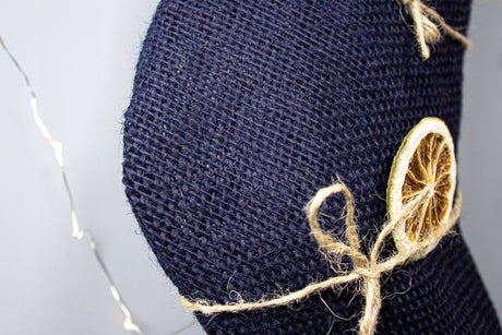 Marineblauer Weihnachtsstrumpf aus Jute, 45 x 27 cm