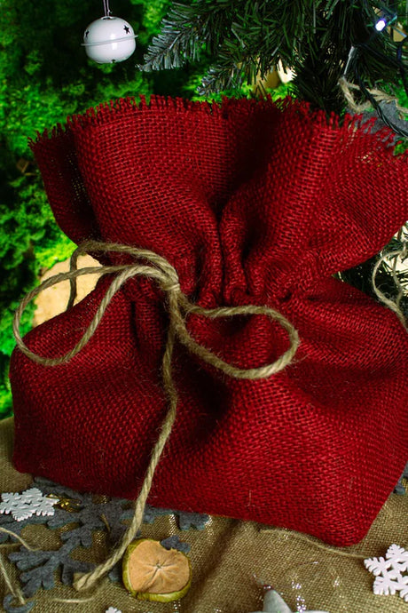 Weihnachtlicher roter Jute-Geschenkbeutel + Geschenkbox